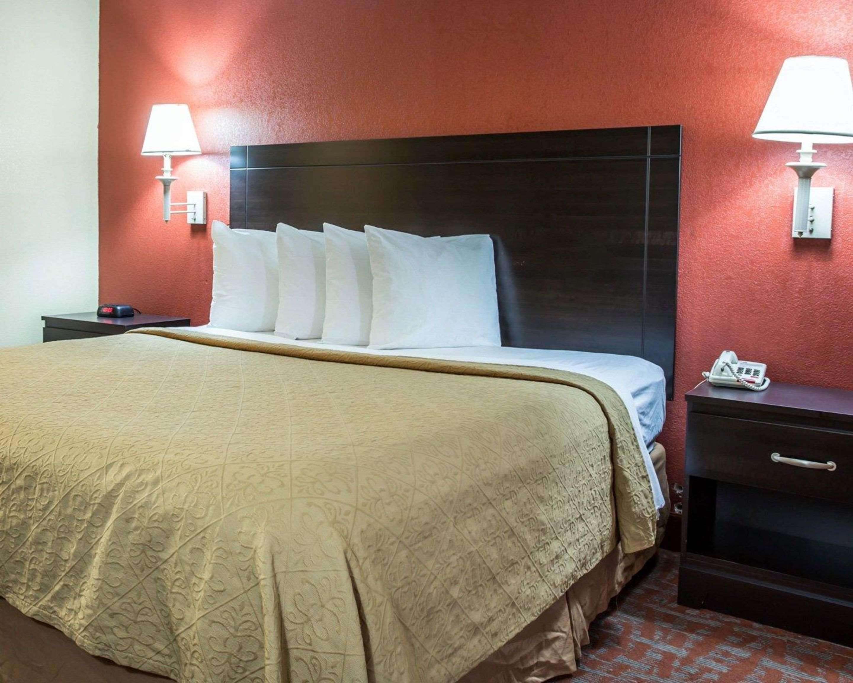 Quality Inn & Suites مونرو المظهر الخارجي الصورة