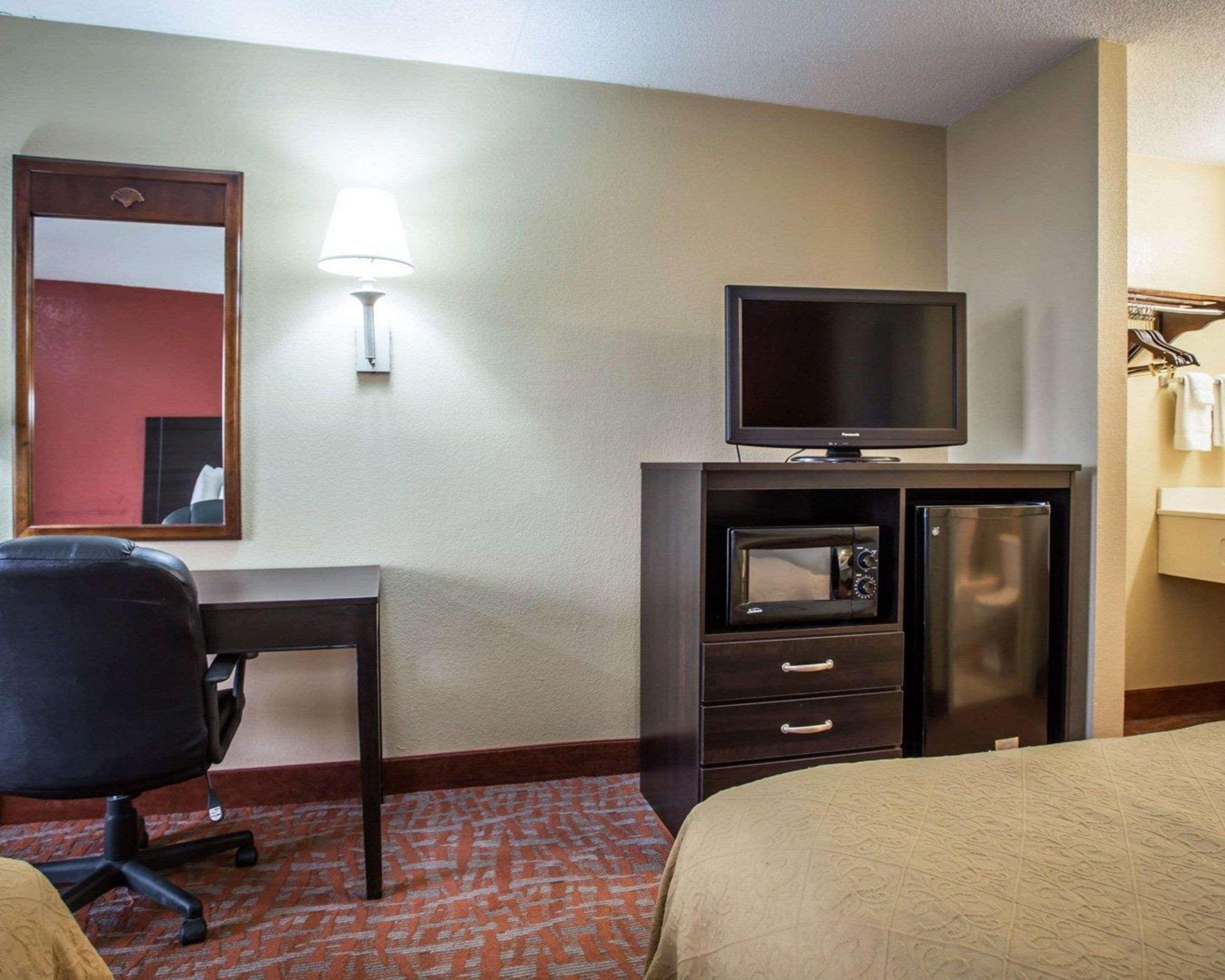 Quality Inn & Suites مونرو المظهر الخارجي الصورة
