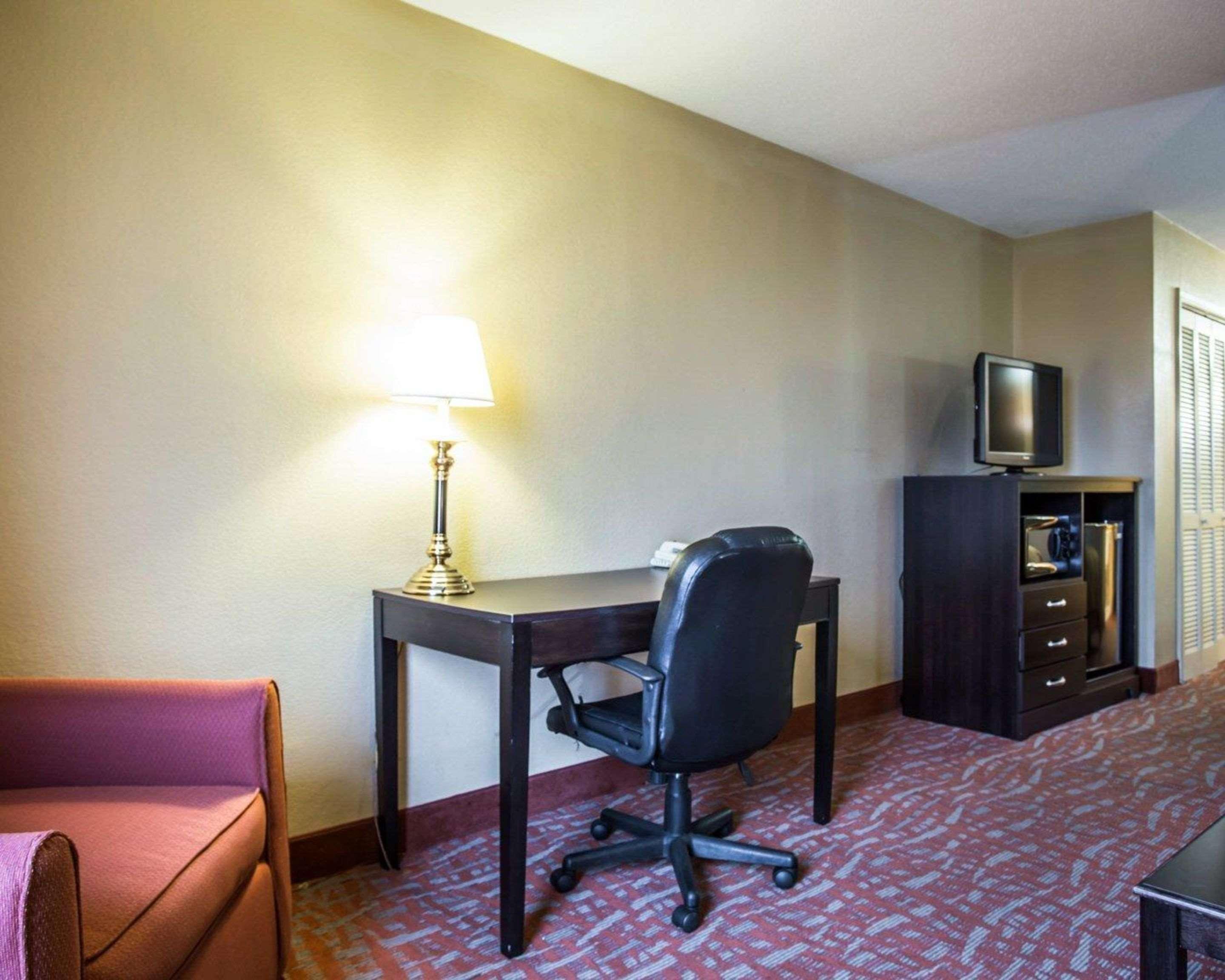 Quality Inn & Suites مونرو المظهر الخارجي الصورة