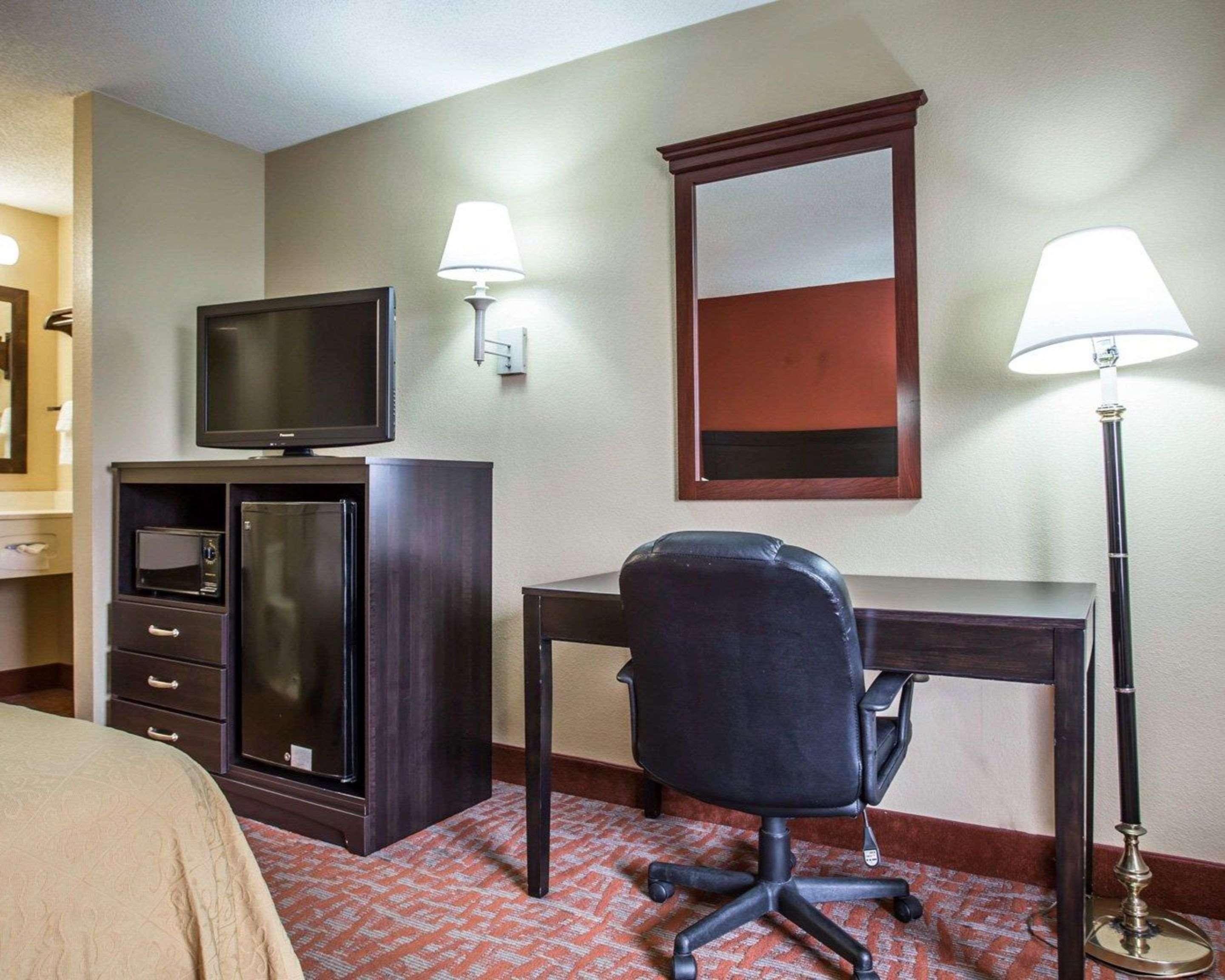Quality Inn & Suites مونرو المظهر الخارجي الصورة