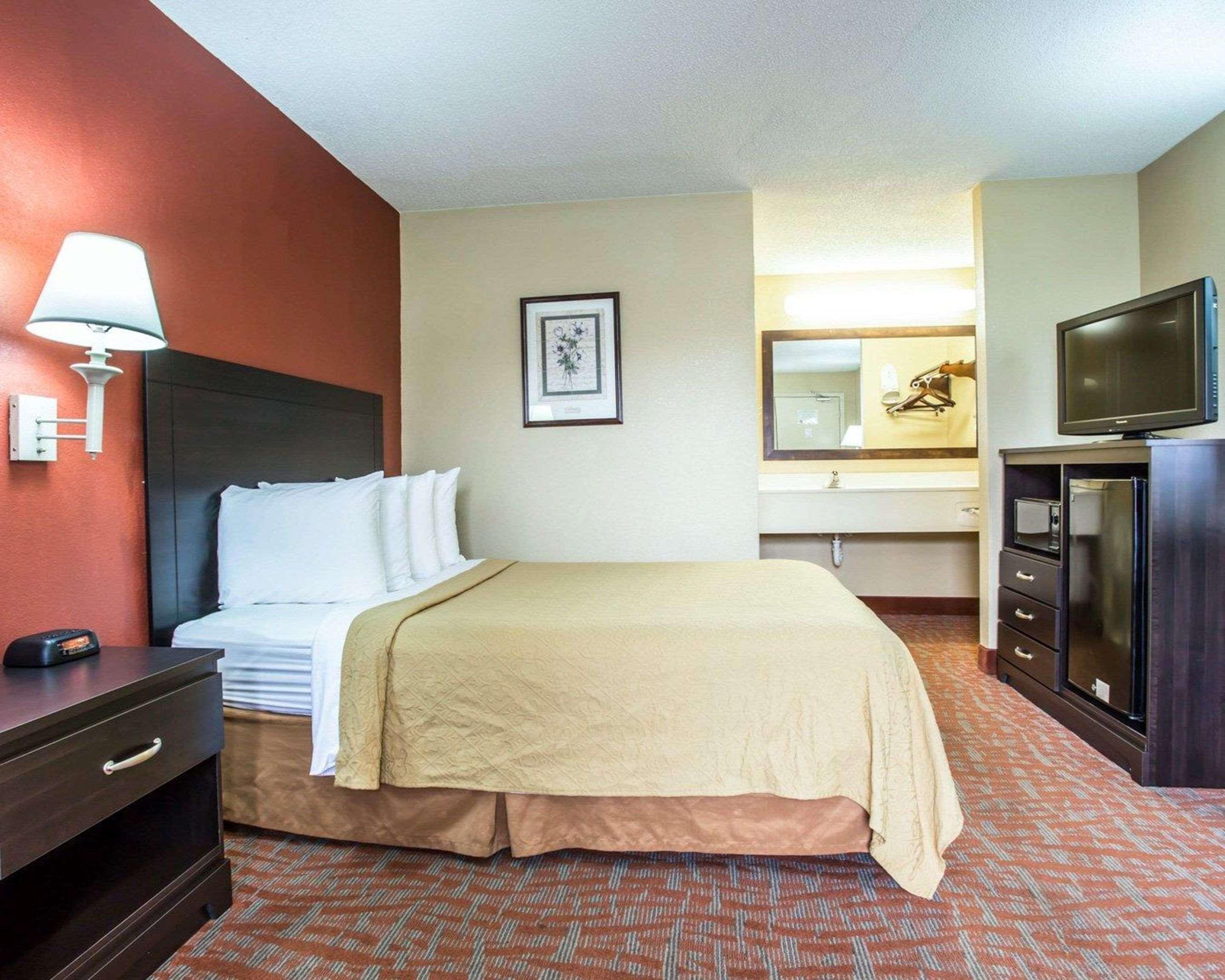 Quality Inn & Suites مونرو المظهر الخارجي الصورة