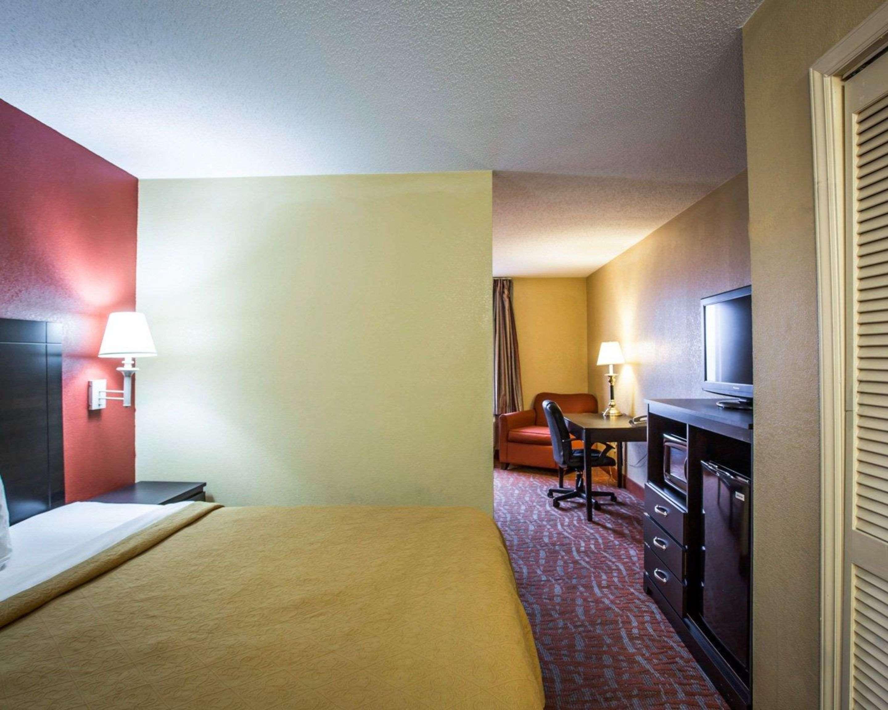 Quality Inn & Suites مونرو المظهر الخارجي الصورة