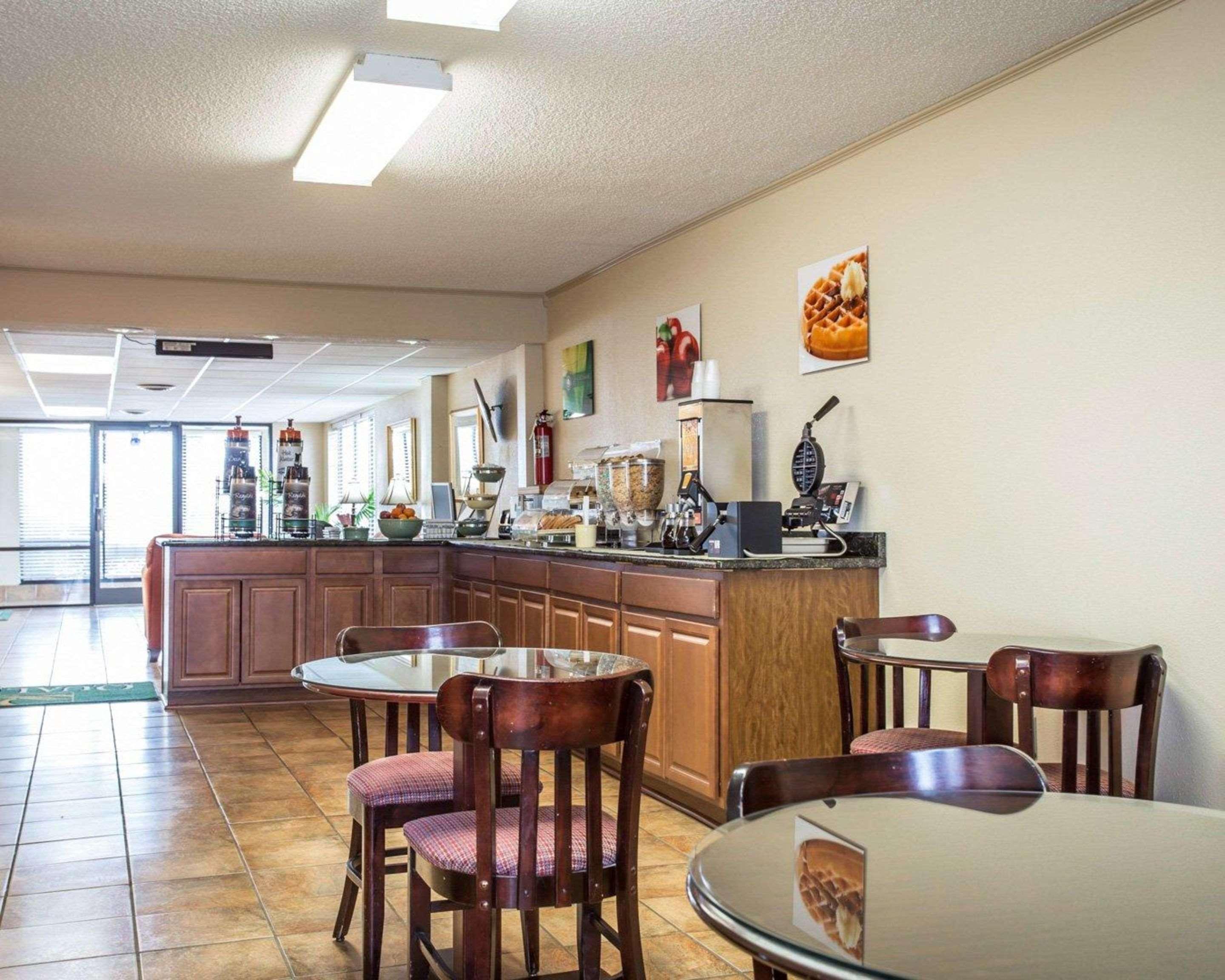 Quality Inn & Suites مونرو المظهر الخارجي الصورة