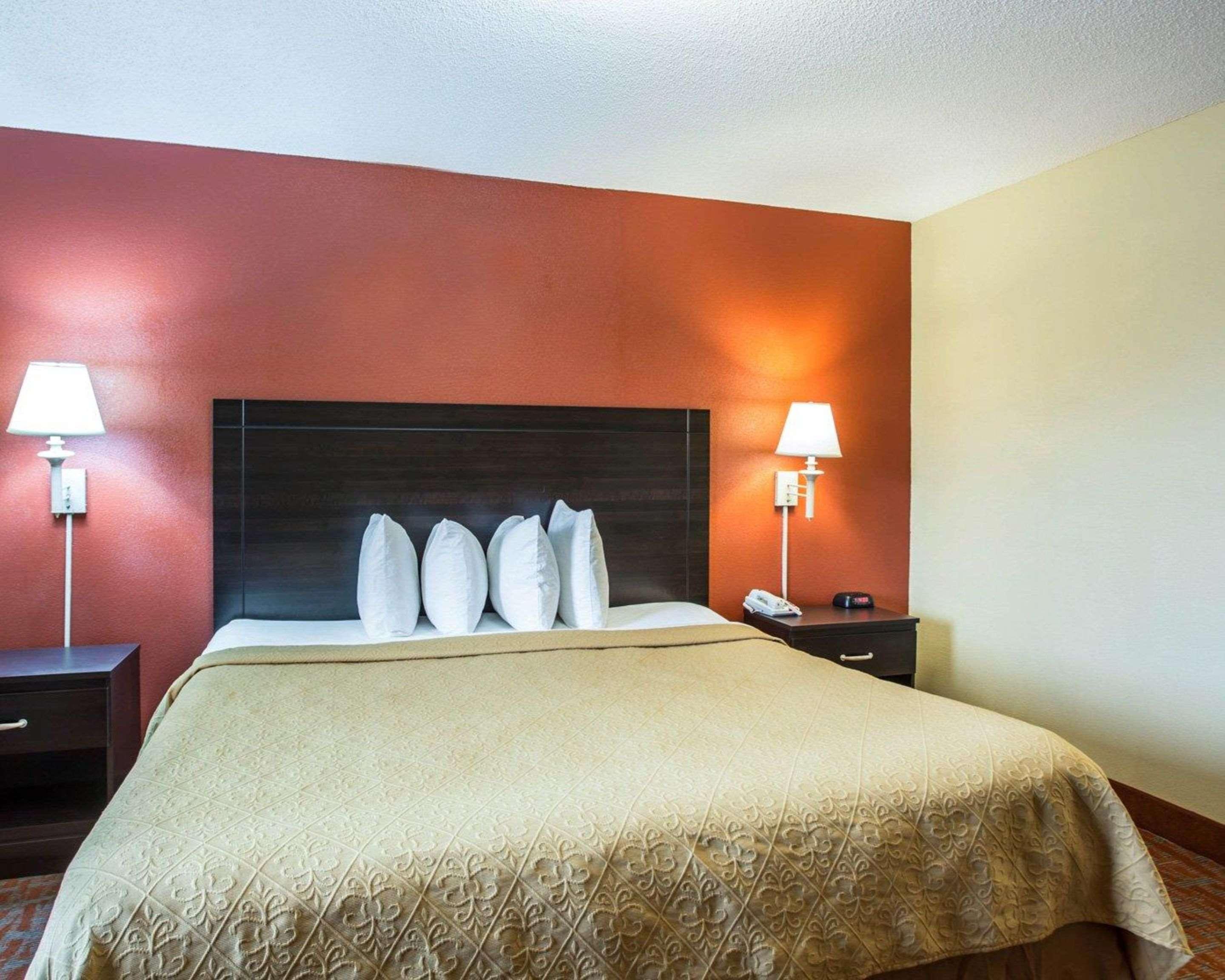 Quality Inn & Suites مونرو المظهر الخارجي الصورة