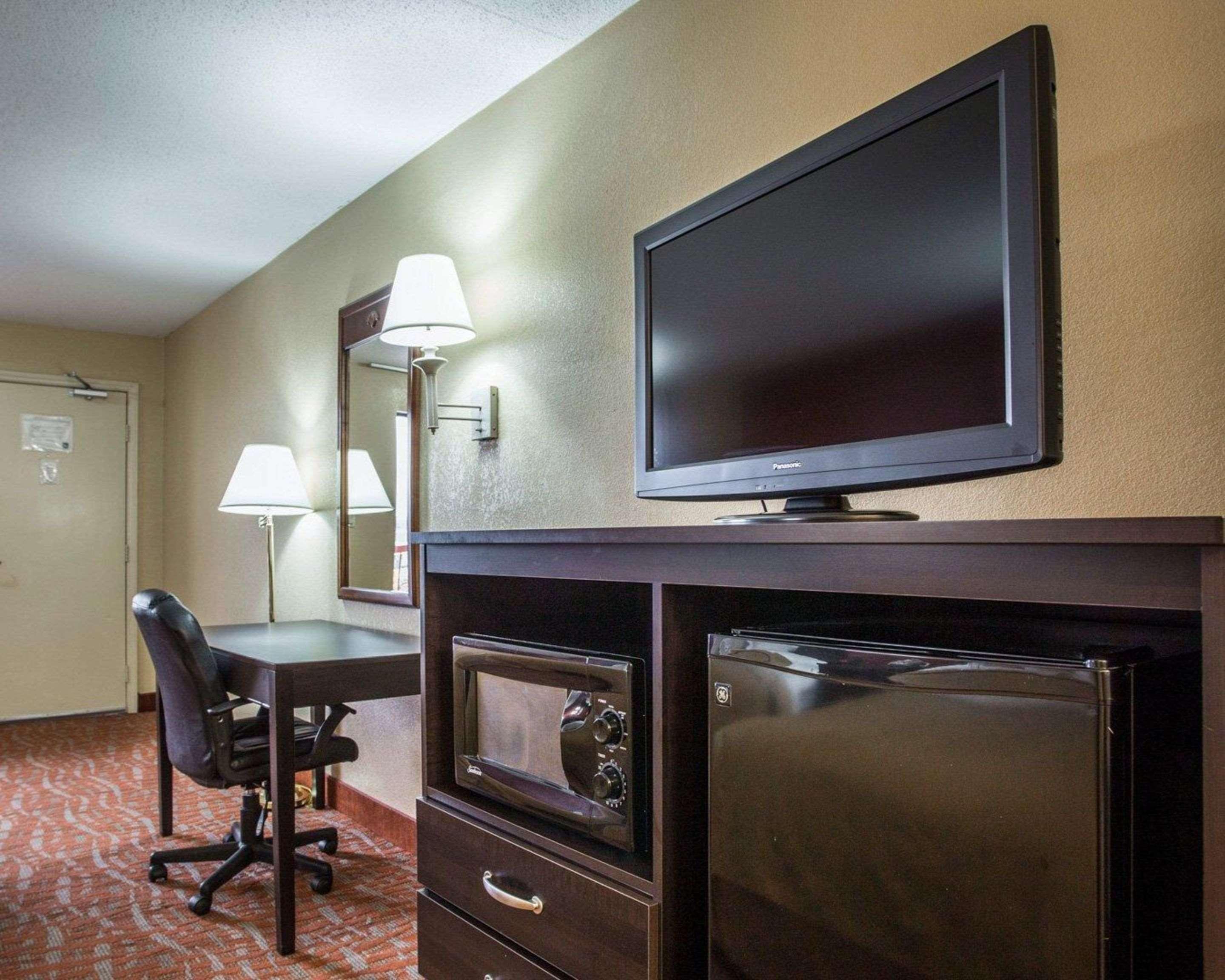 Quality Inn & Suites مونرو المظهر الخارجي الصورة
