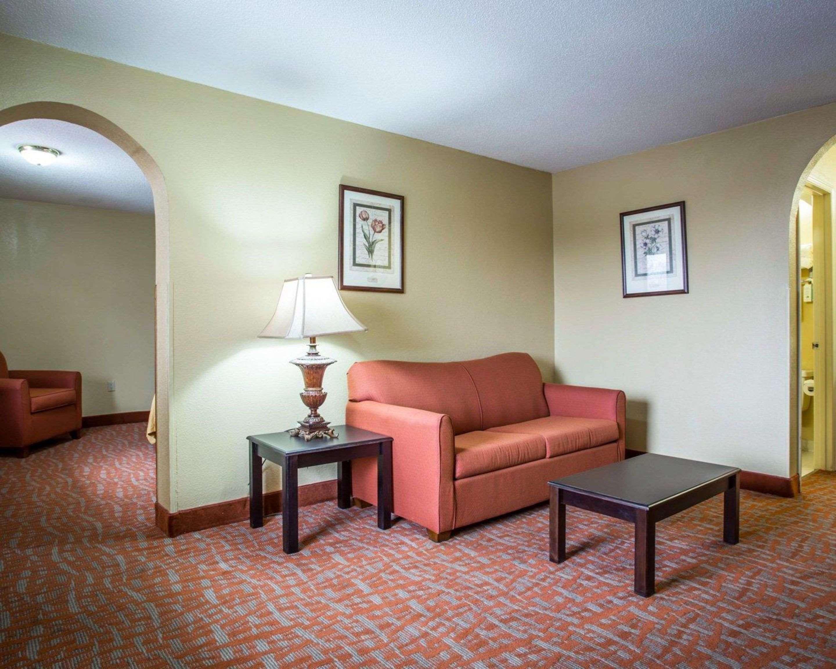 Quality Inn & Suites مونرو المظهر الخارجي الصورة
