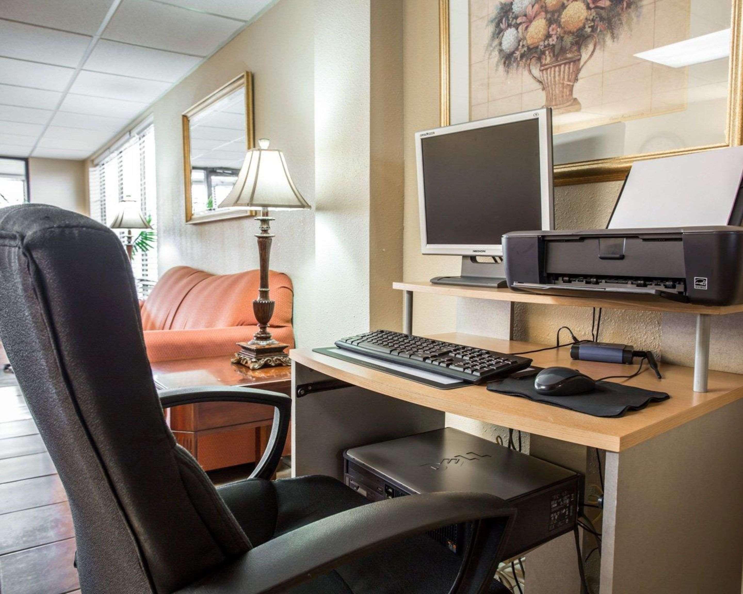 Quality Inn & Suites مونرو المظهر الخارجي الصورة