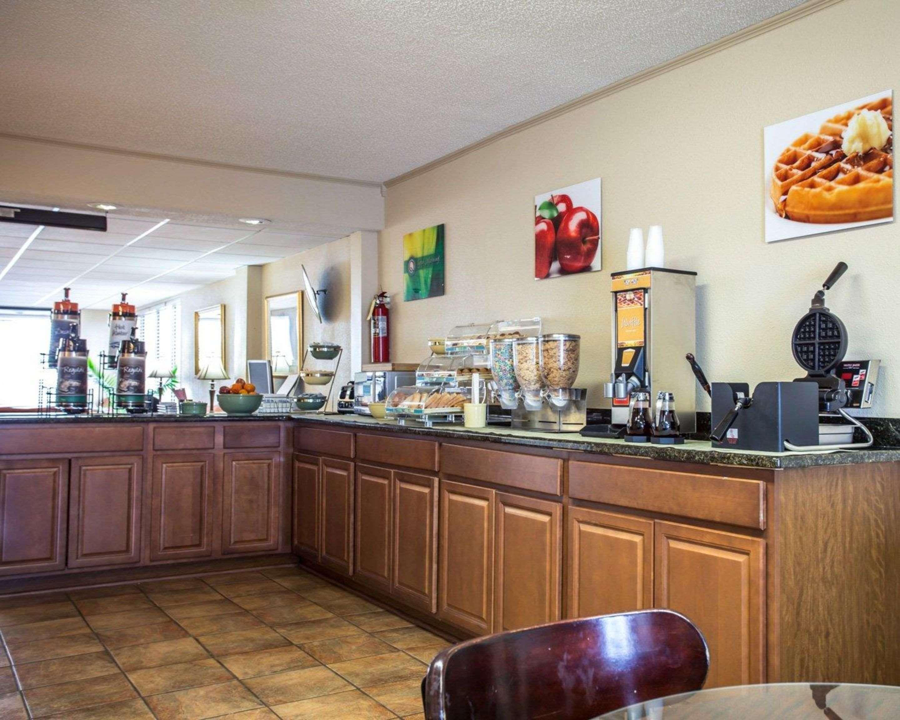 Quality Inn & Suites مونرو المظهر الخارجي الصورة