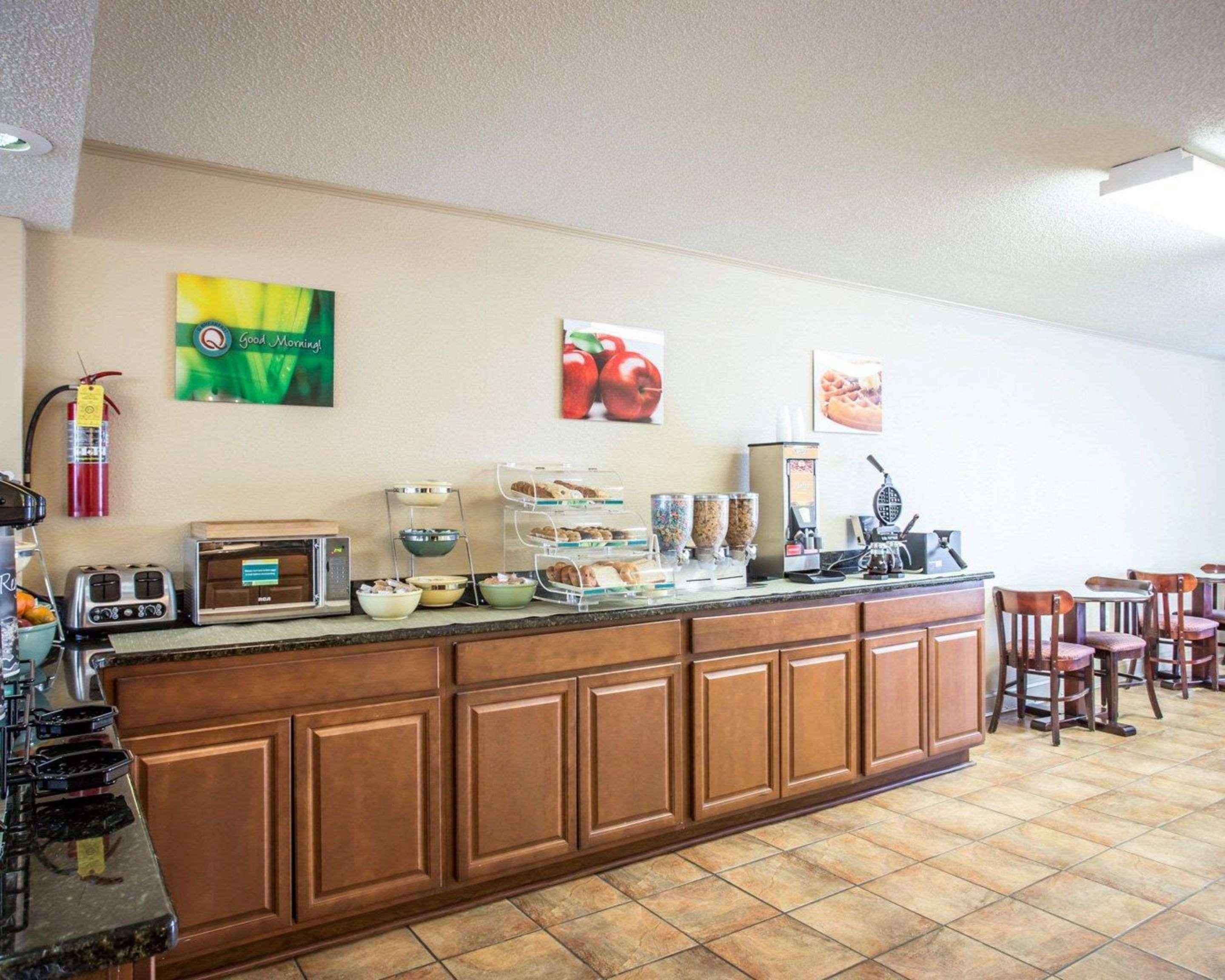 Quality Inn & Suites مونرو المظهر الخارجي الصورة